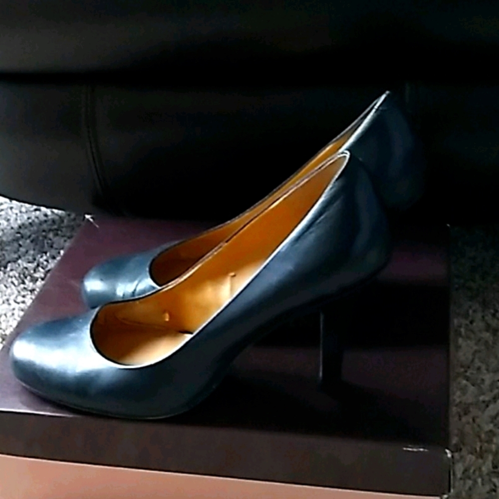 3" heels Nine West Navy color